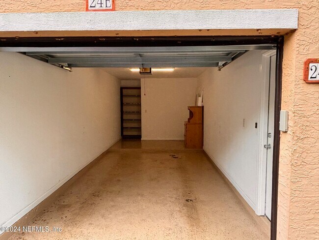 Building Photo - 10075 GATE N Pky