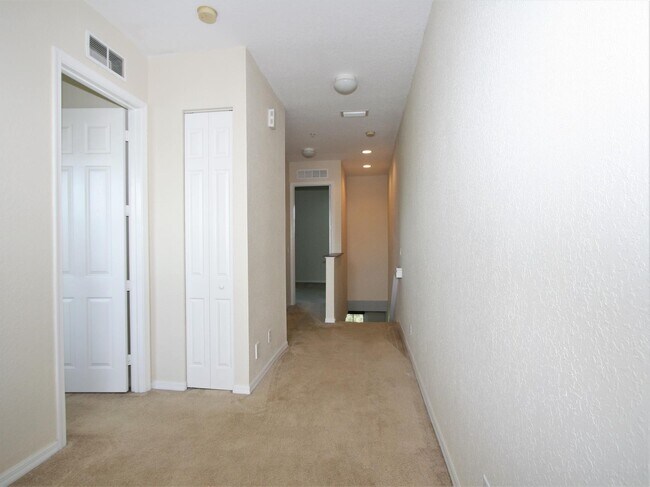 Building Photo - 1562 Grande Cull Way