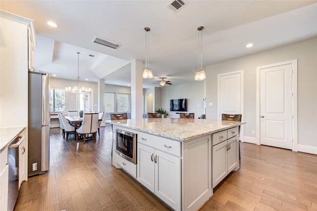 Building Photo - 2403 Juniper Bnd