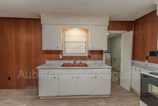 Building Photo - 1514 Bleakley St