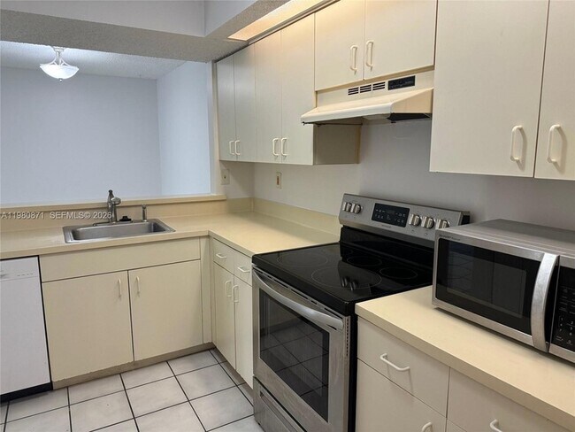 Building Photo - 8560 SW 212th St