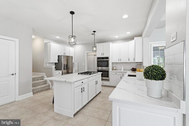 Building Photo - 19925 Interlachen Cir