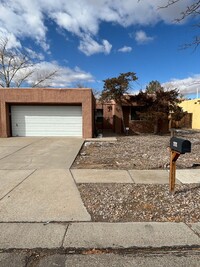 Building Photo - Newly Renovated 3 Bedroom 2 Bathroom 1,252...