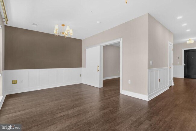Building Photo - 1800 Mt Vernon Ave