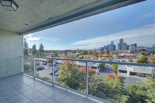 Building Photo - 2bd/1.75ba Bellevue Condo