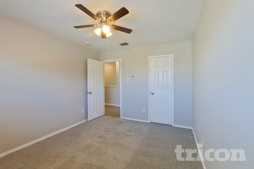 Building Photo - 1085 Harriman Dr