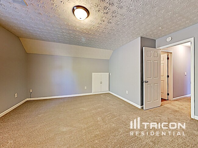 Building Photo - 648 Stonecrest Dr