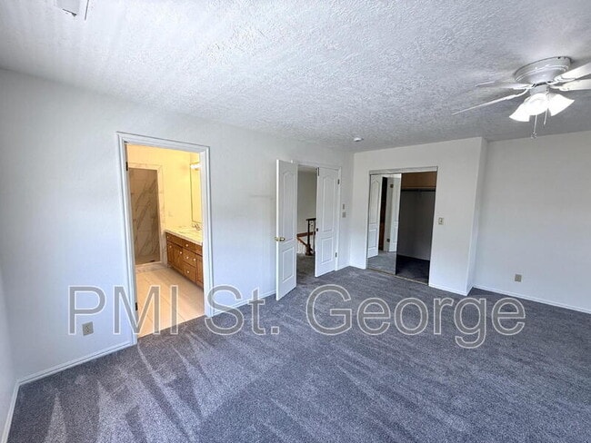 Building Photo - 2506 W Grandview Dr