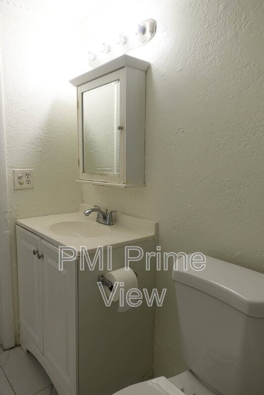 Building Photo - 505 NW 72nd Ave