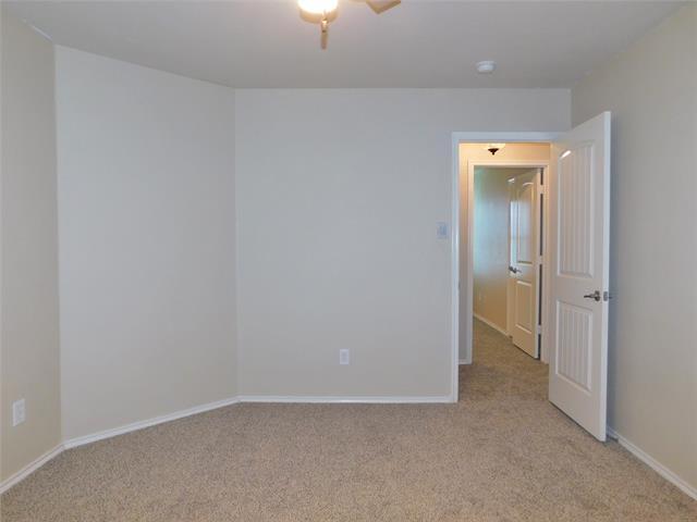 Building Photo - 835 Post Oak Pl