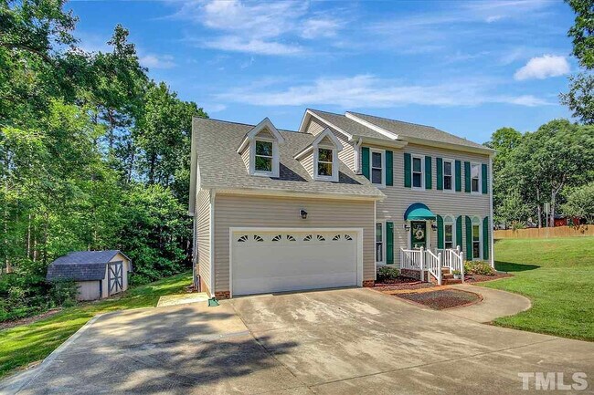 Building Photo - Room in Single Family Home on Daingerfield Dr