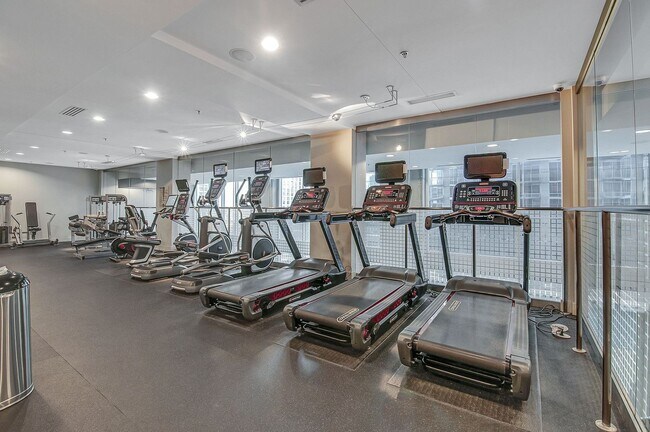 Building Photo - Stunning condo in the heart of SoBro at the Encore! Beautiful 1 bed, 1 bath on the amenity floor ...