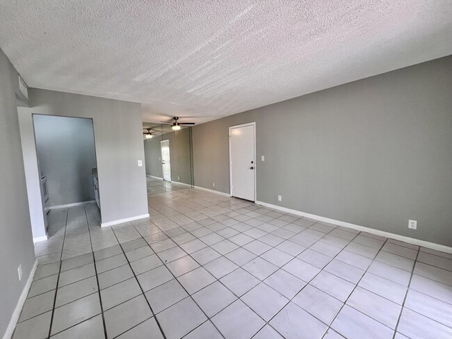 Building Photo - 1766 Abbey Rd