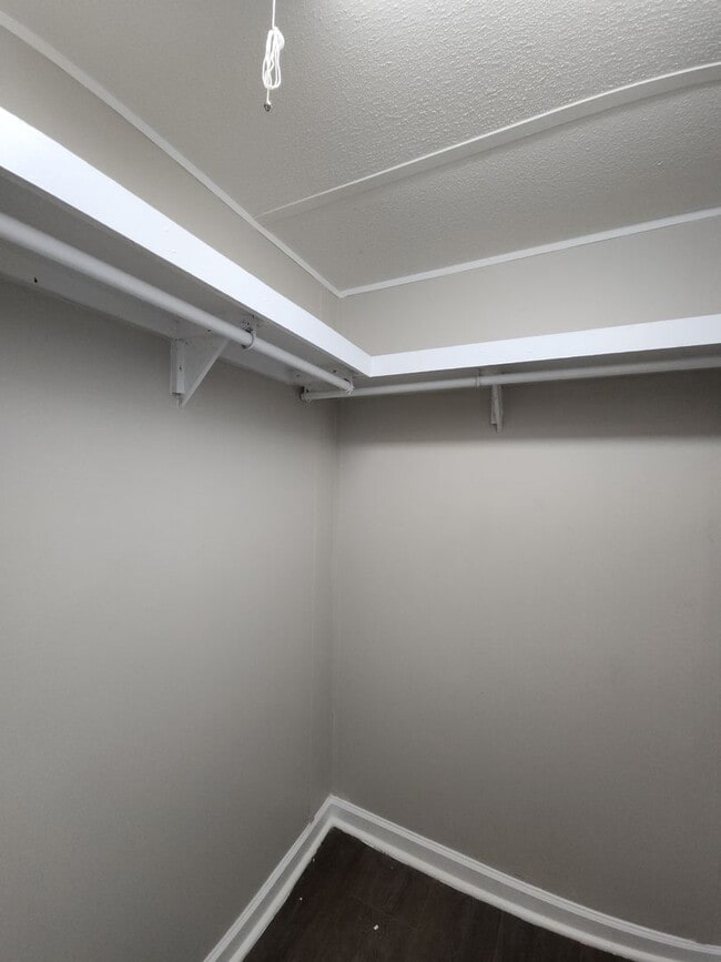 Building Photo - 4 Elcona St