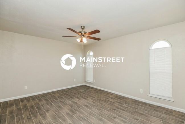 Building Photo - 2606 Shenandoah Dr