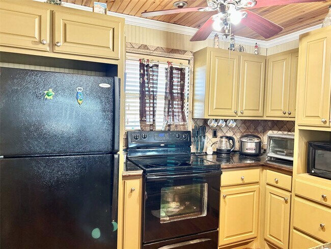 Building Photo - 1256 Canal E