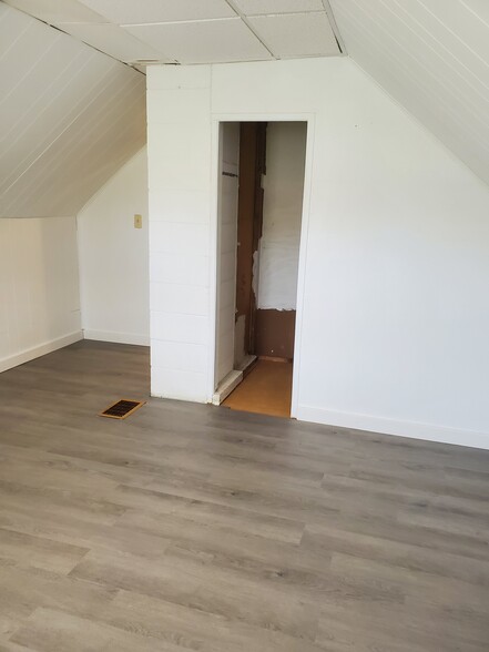 Bedroom 4 (2nd Floor) - 3206 Highland Rd