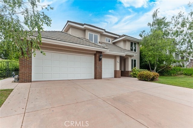 Building Photo - 562 Ravensbury St