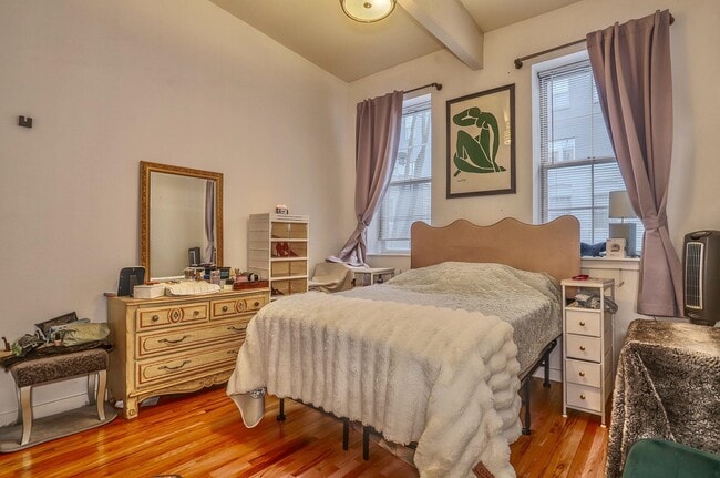 Building Photo - 1034 Clinton St