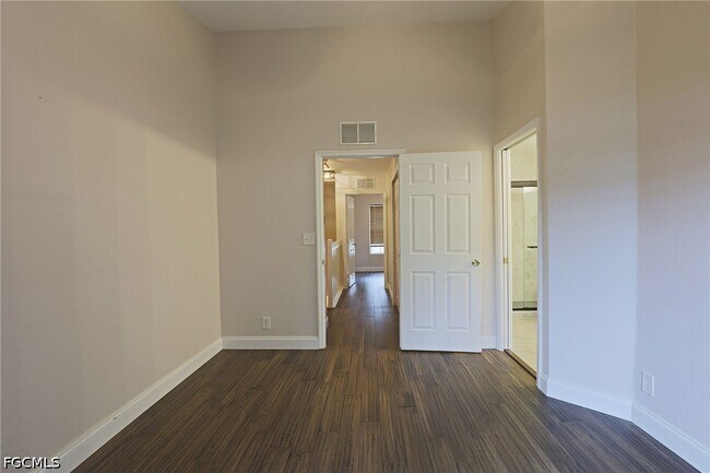 Building Photo - 8291 Pacific Beach Dr