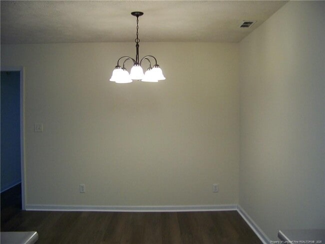 Building Photo - 513 Meadowland Ct