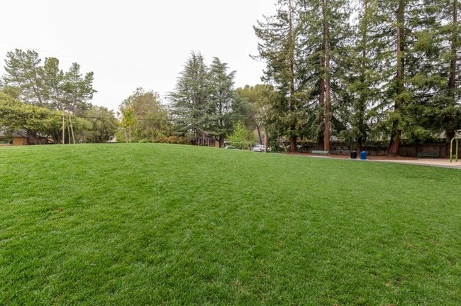 Building Photo - 278 Monroe Dr