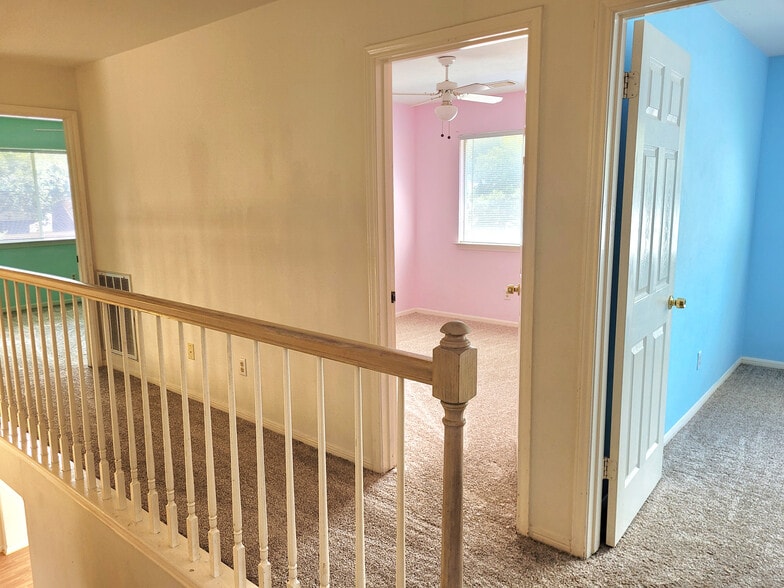 2nd floor Hallway - 12607 Alderwood Dr