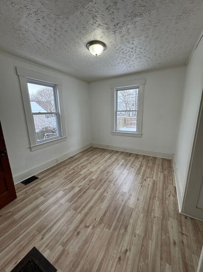 Building Photo - 29 Court St