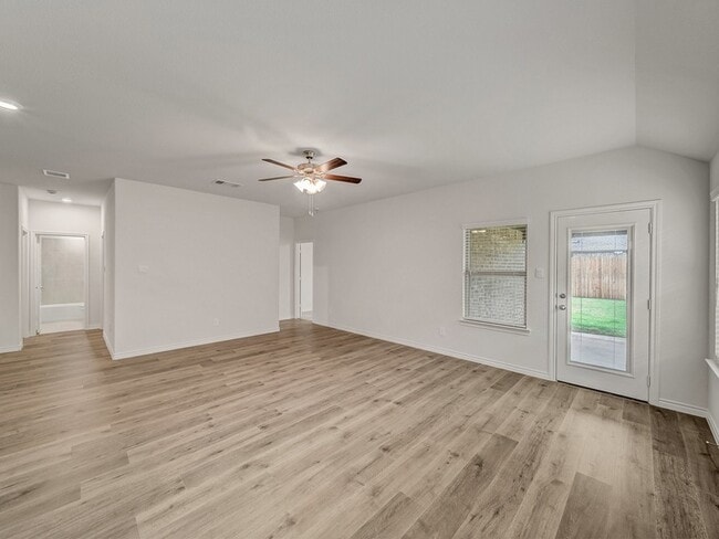 Building Photo - 9733 Tinsley St