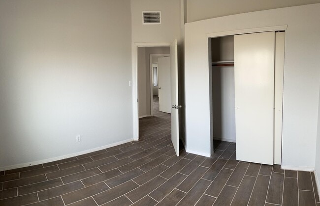 Building Photo - 3628 Tierra Alba Dr