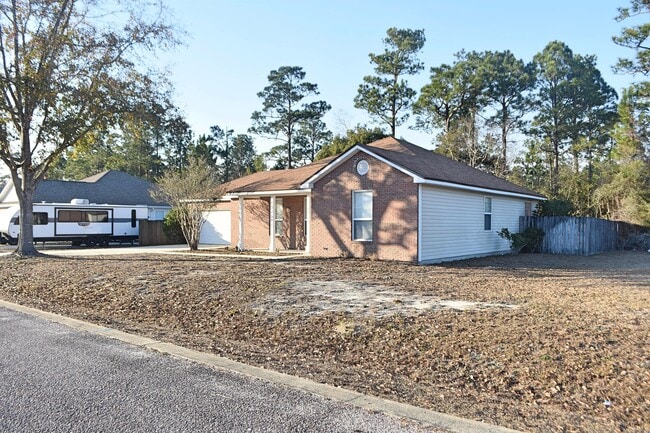 Building Photo - 26 Village Ln