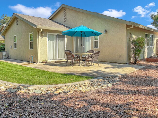 Building Photo - 2581 Greenwood Ln