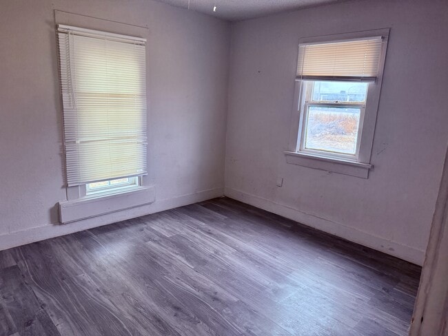 Building Photo - 1709 47th St