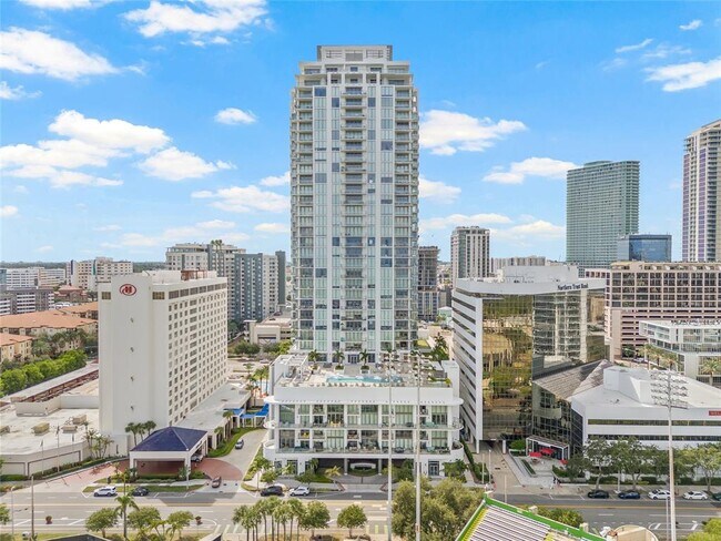 Building Photo - 301 1st St S