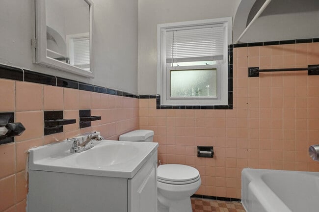 Building Photo - 19356 Westmoreland Rd