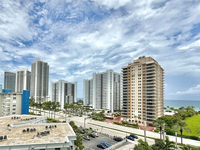 Building Photo - 1945 S Ocean Dr