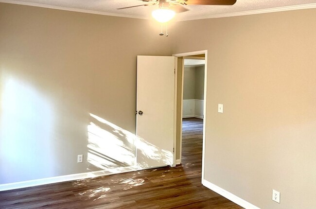 Building Photo - Manufactured Home in the Country