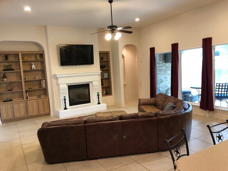 Living Room - 18419 Golden Maize