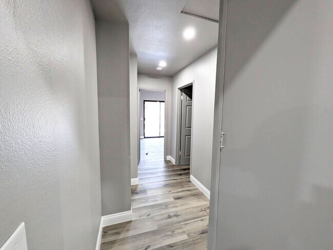 Building Photo - 27206 Coronado Way