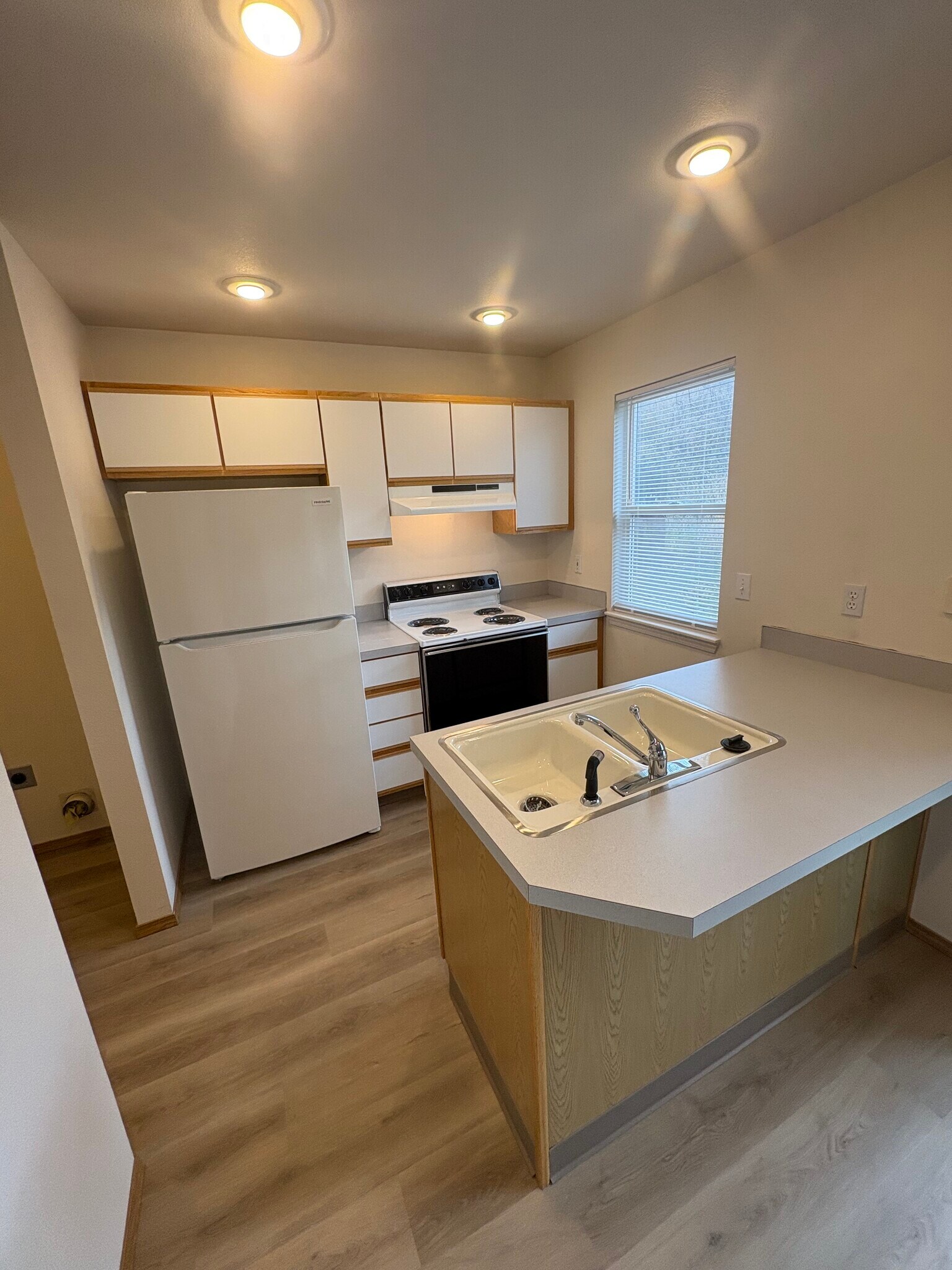 Building Photo - 3541 S Poco Loco Pl