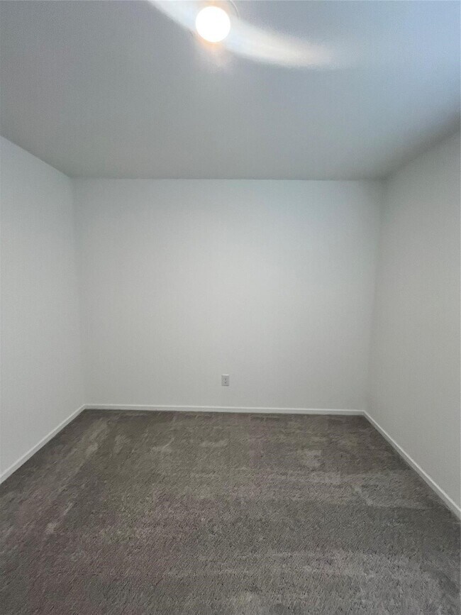 Building Photo - 25431 Birch Hl Dr