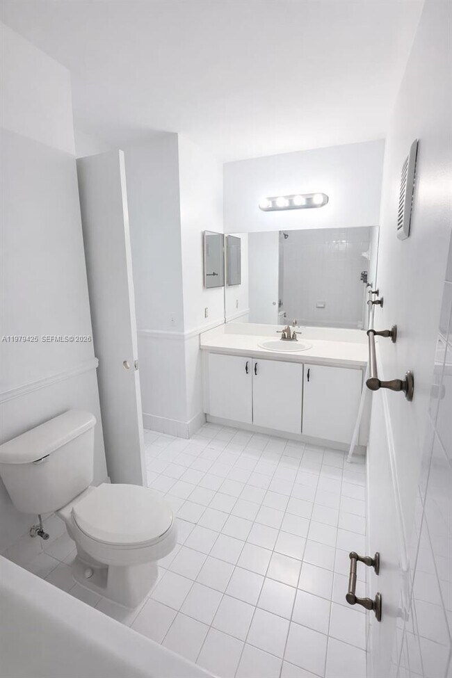 Building Photo - 15761 SW 137th Ave