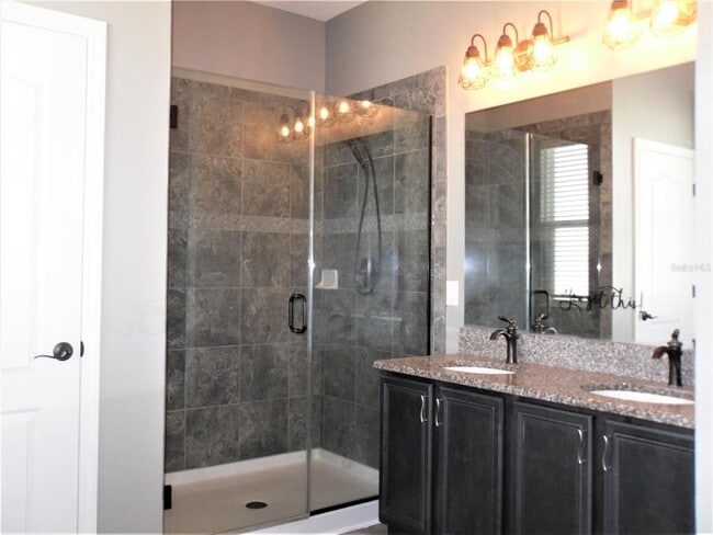 Building Photo - 10638 Laguna Plains Dr