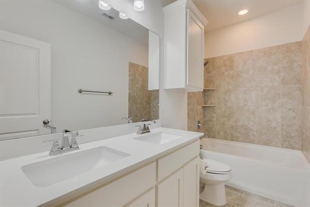 Building Photo - 4064 Washburne Dr