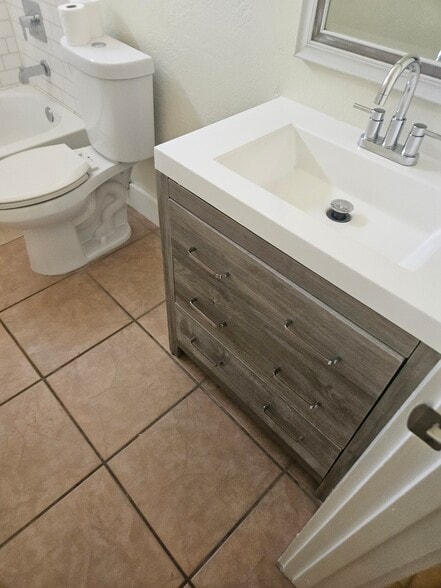 Building Photo - 9628 N 13th St