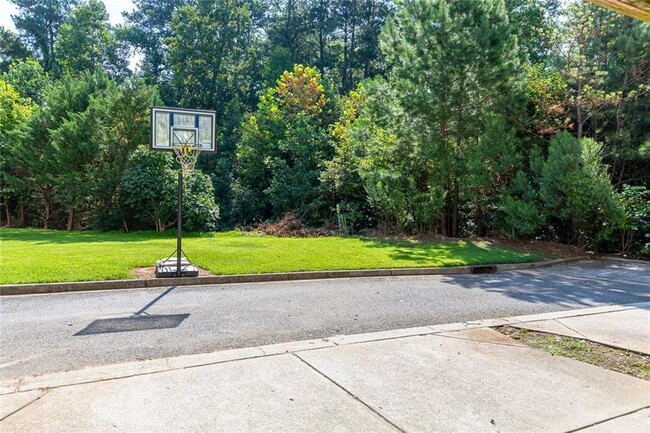 Building Photo - 860 Riverdance Dr NW
