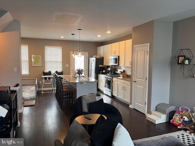 Building Photo - 107 Winterberry Way