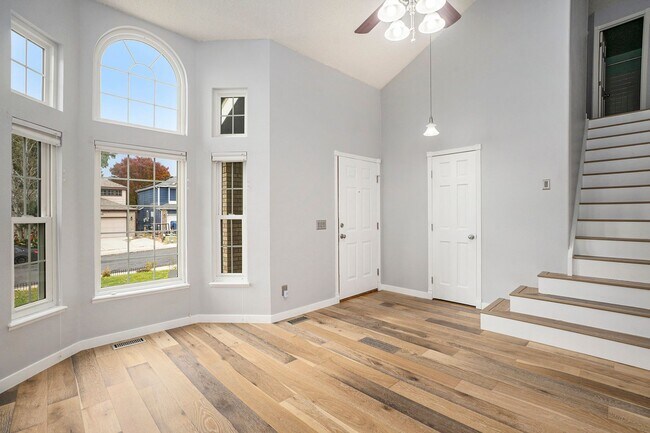 Building Photo - Spacious 4-Bedroom Home in District 20 with Huge Deck & Fenced Yard