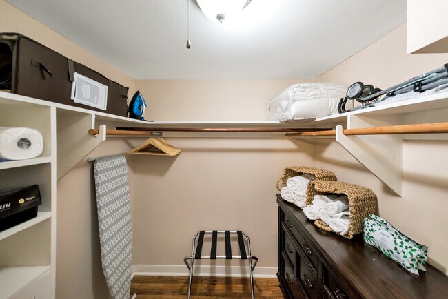 Building Photo - 4808 Woodhead St