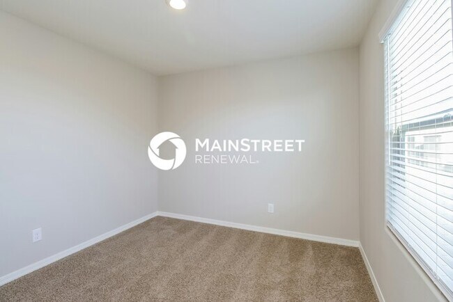 Building Photo - 4 Bedroom Pet-Friendly Home in Phoenix, AZ...